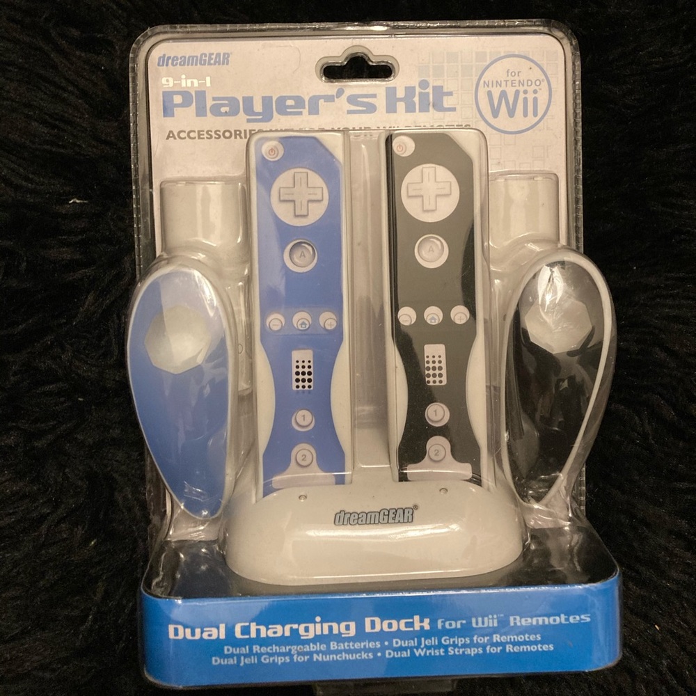WII DREAMGEAR PLAYERS KIT DUAL CHARGING